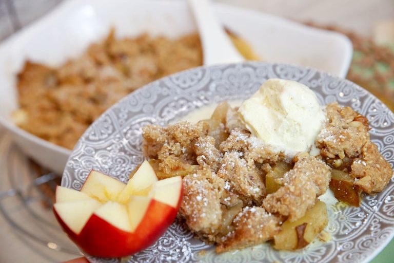 Apple Crumble mit Haferflocken – Apfel Dessert mit Streuseln