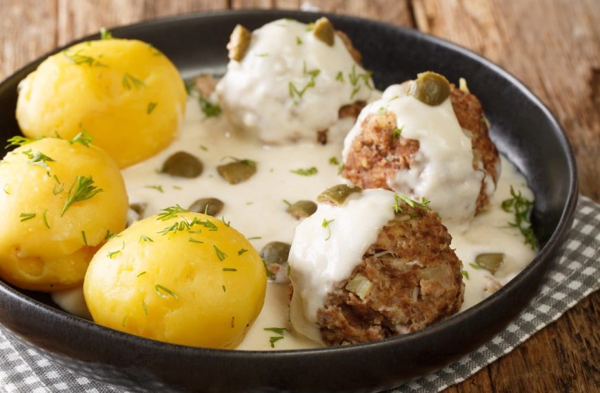 Königsberger Klopse in heller Soße mit Kapern und…
