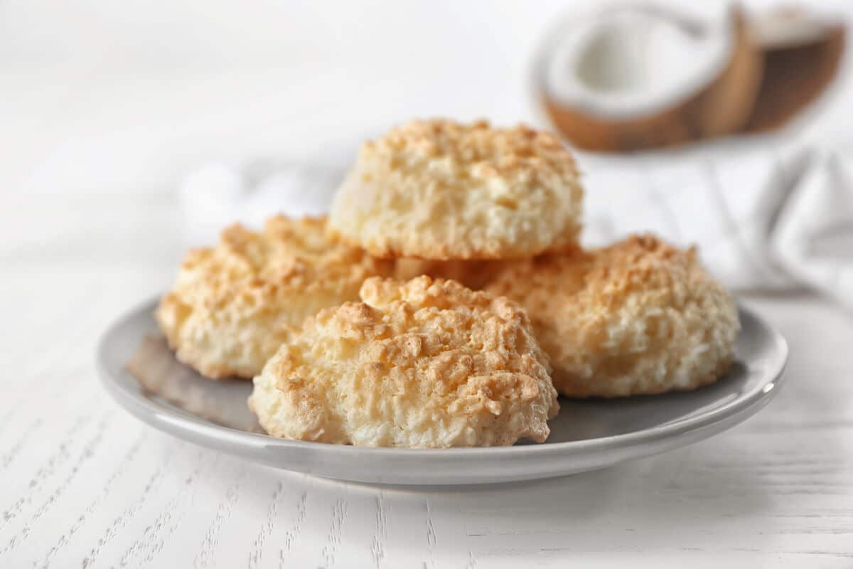 Köstliche Kokosmakronen mit Kokosflocken und Vanillezucker