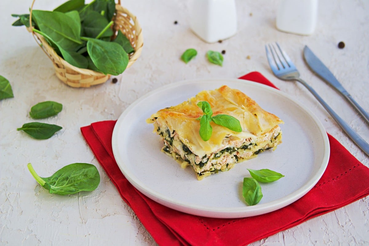 Köstliche Lachs Spinat Lasagne mit Bechamelsoße