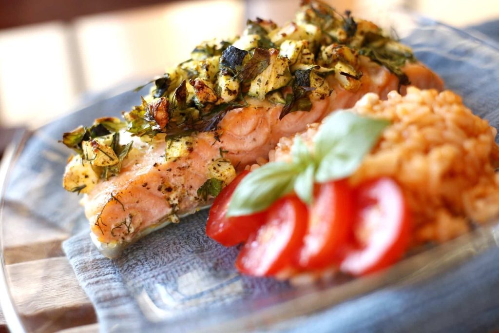 Lachs im Backofen mit Zucchini