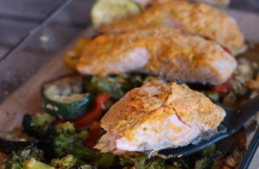 Lachs mit Gemüse aus dem Ofen – Low Carb Rezepte