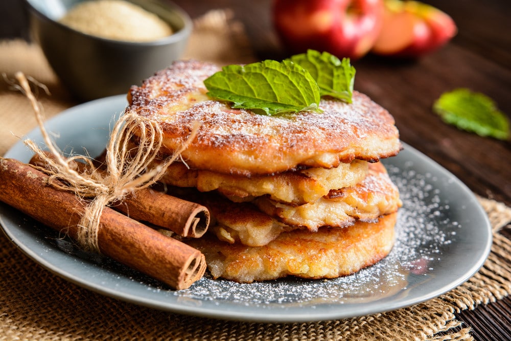 Leckere Apfel Pancakes mit Grieß