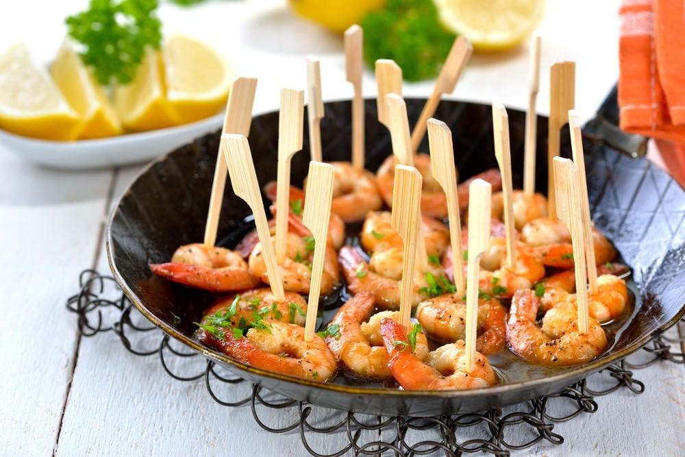 Leckere Garnelen mit Knoblauch und Chili für Tapasabend