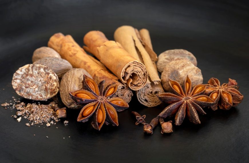 Leckere Geheimnisse der weihnachtlichen Aromen