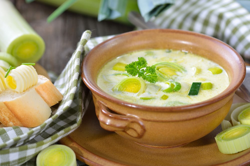 Leckere Käse Lauch Suppe mit Schmelzkäse und Knoblauch