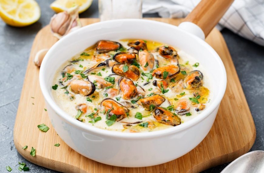 Leckere Miesmuscheln in Rahmsauce mit Knoblauch