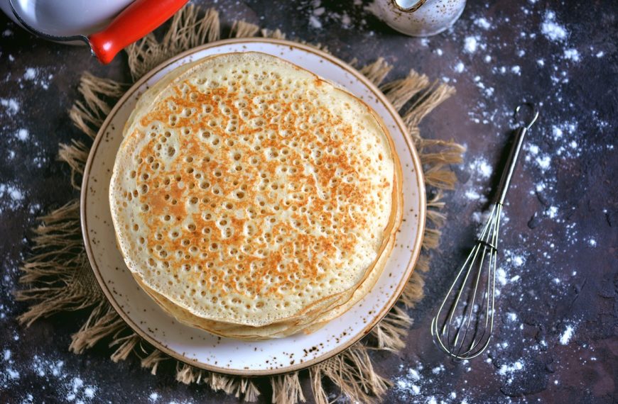 Leckere Pfannkuchen mit Hefe ohne Eier