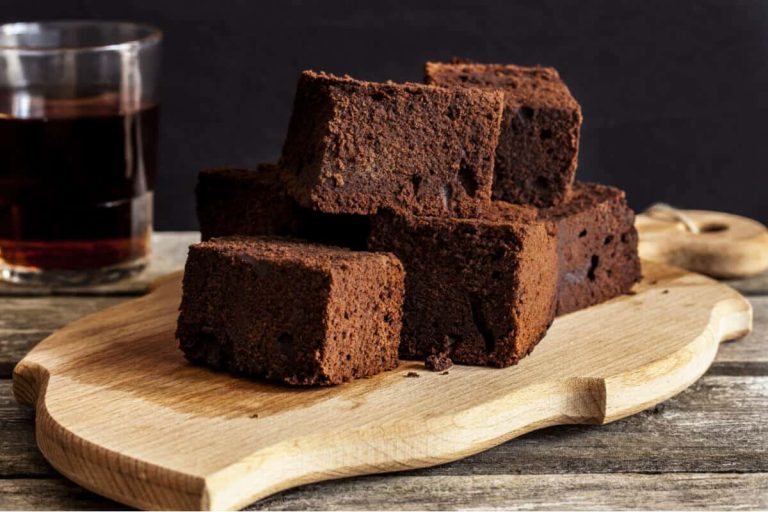 Leckerer Schokoladenkuchen mit Whisky, Kaffee und Vanille