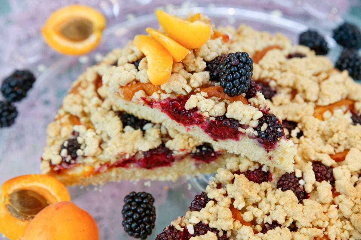 Leckerer Streuselkuchen mit Aprikosen