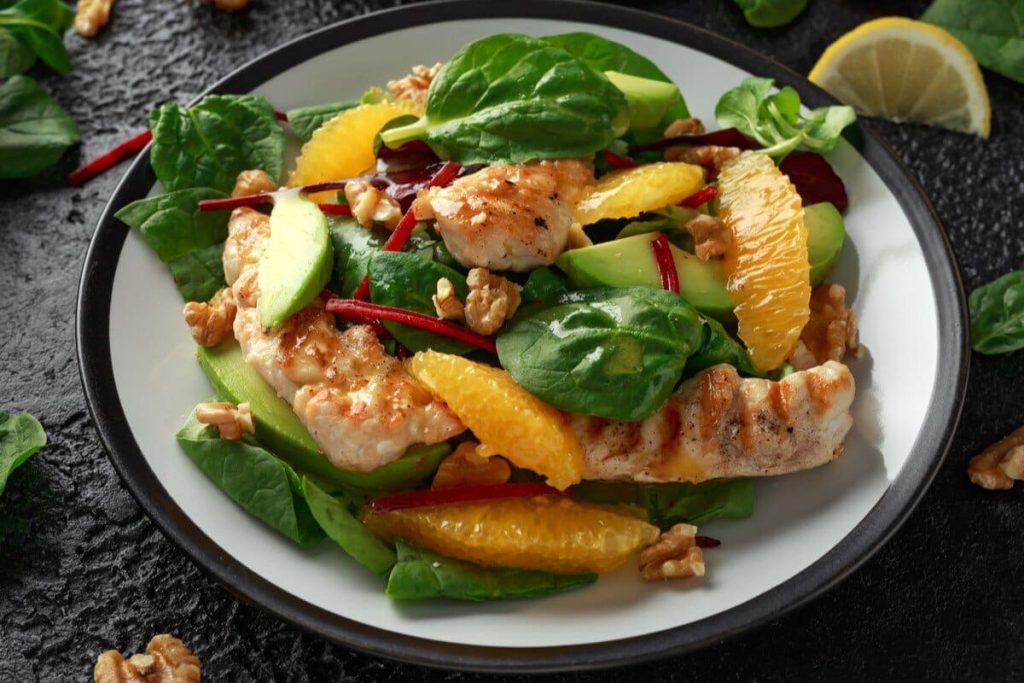 Leichter Hähnchensalat mit Orangen