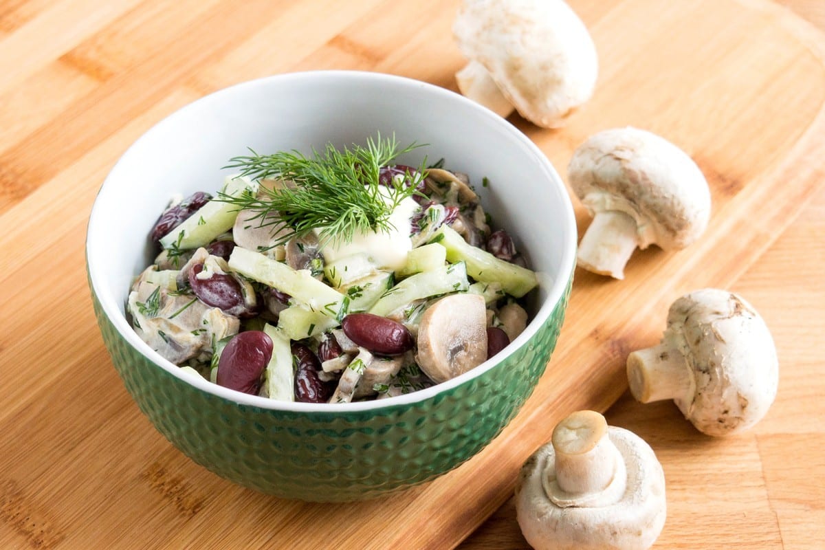 Leichter Kidneybohnensalat mit Gurken