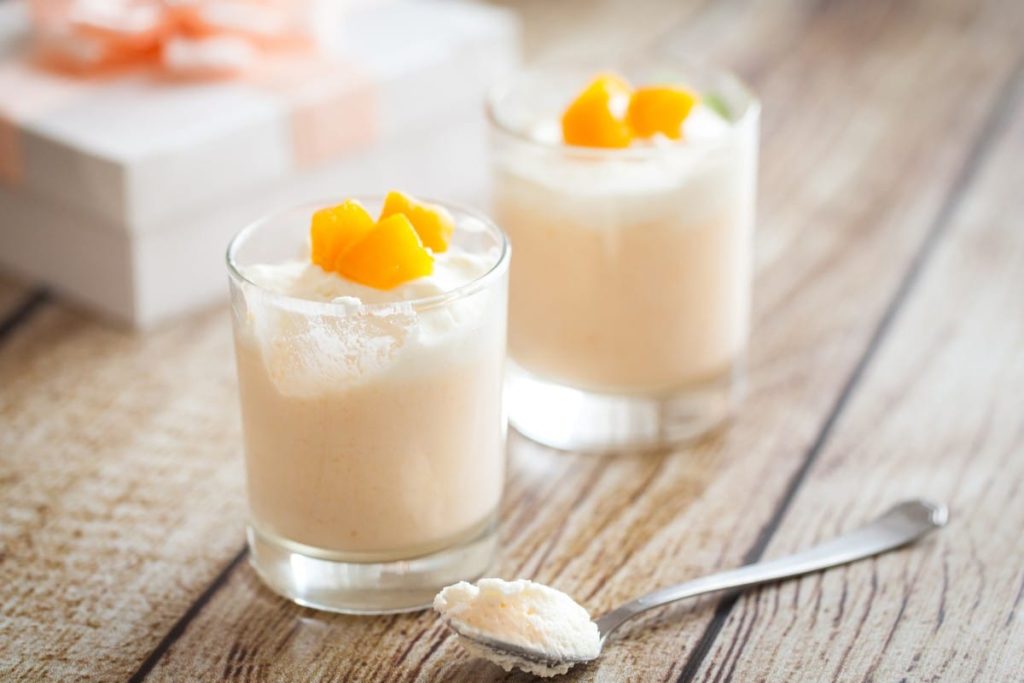 Leichtes Dessert mit Pfirsichen