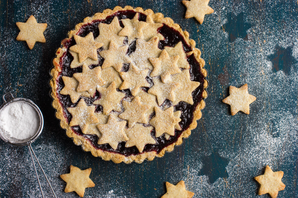 Linzer Torte mit Johannisbeer Marmelade zu Weihnachten