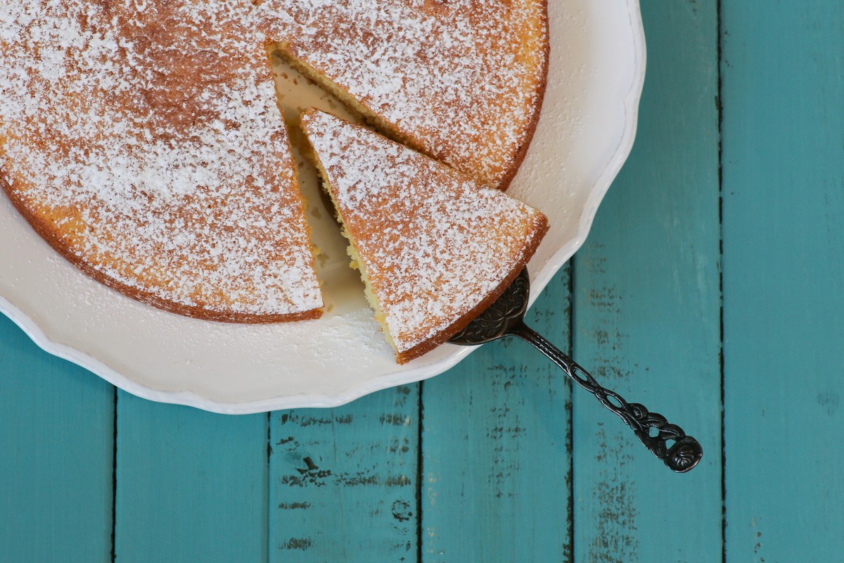 Lockerer Birnenkuchen mit Zitrone und Joghurt