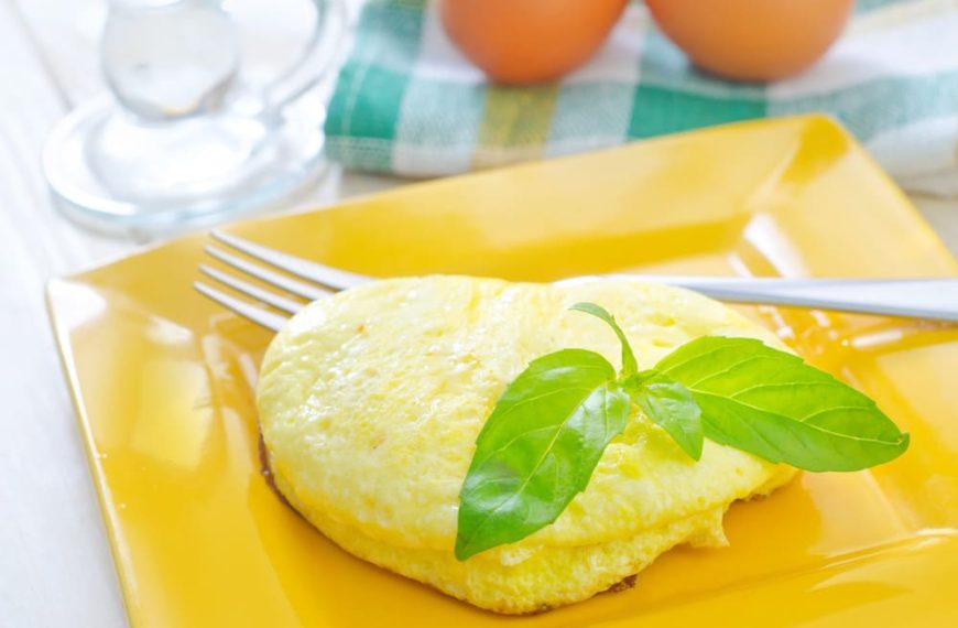 Lockeres Eier Omelett in einem Beutel zubereitet