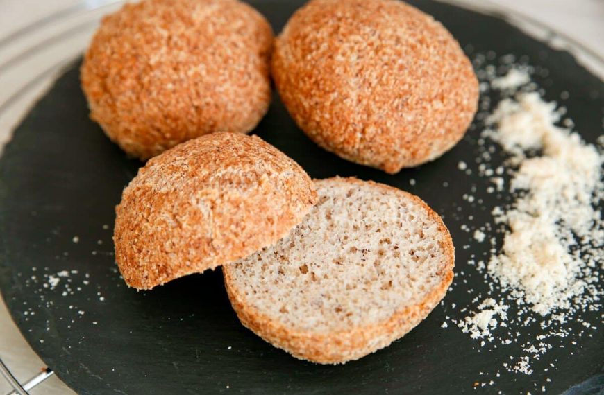 Low Carb Brötchen mit Mandelmehl und Flohsamenschalen