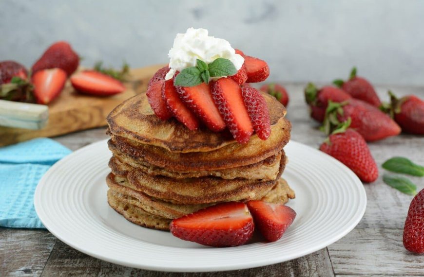 Low Carb Pancakes mit Erdbeeren ohne Zucker – Perfekt für…