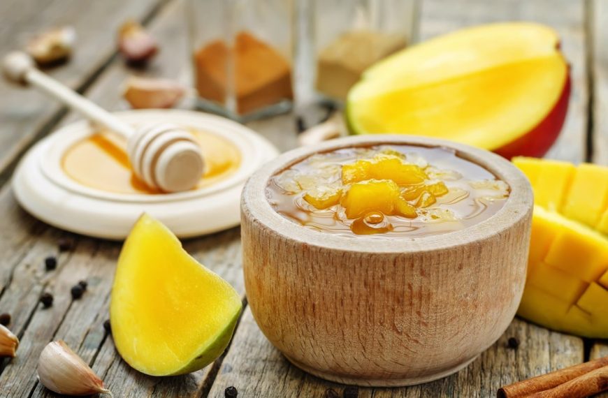 Mango Chutney mit Ingwer, Kurkuma und Orangensaft