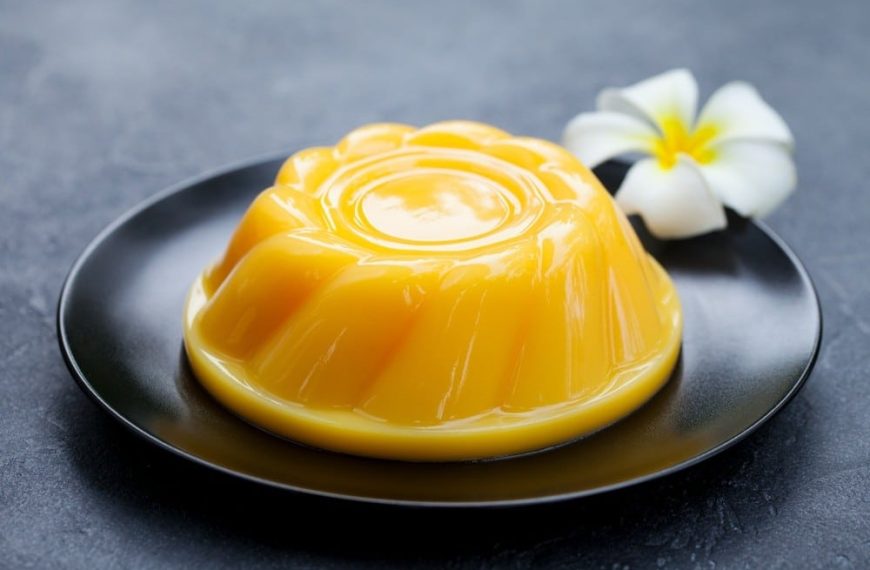 Mango Pudding mit Limettensaft und Milch