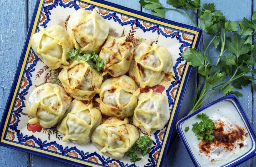 Manti mit Fleisch und Zwiebeln nach Usbekischer Art
