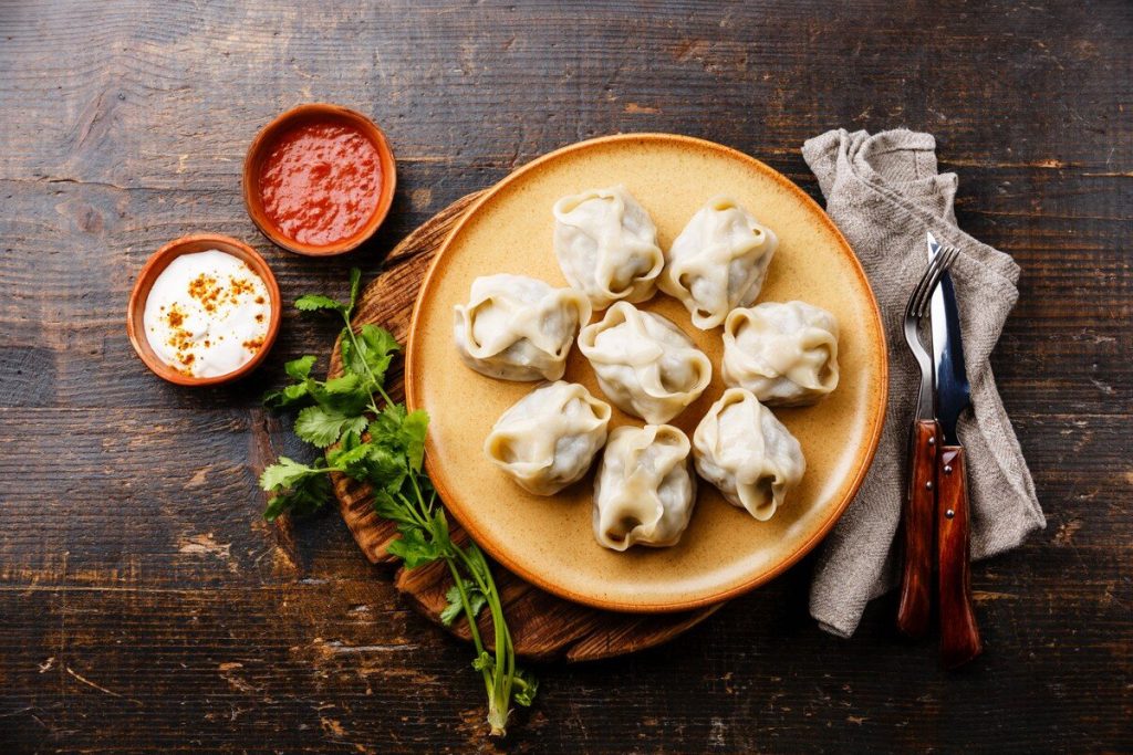 Manti – gedämpfte Teigtaschen mit Lammfleisch nach kasachischer Art