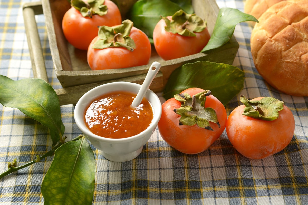 Marmelade aus Kaki, Maisstärke und Zitronensaft