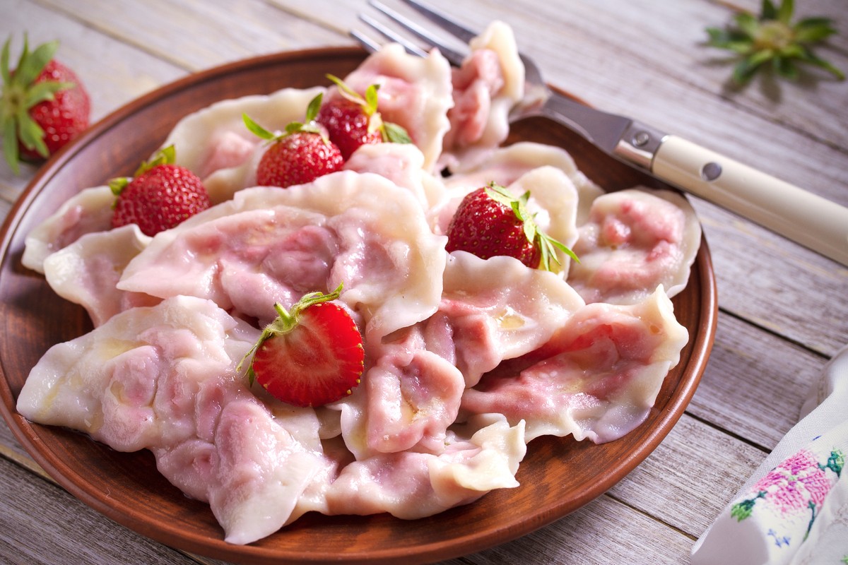 Maultaschen mit Erdbeeren - Russische Teigtaschen Wareniki