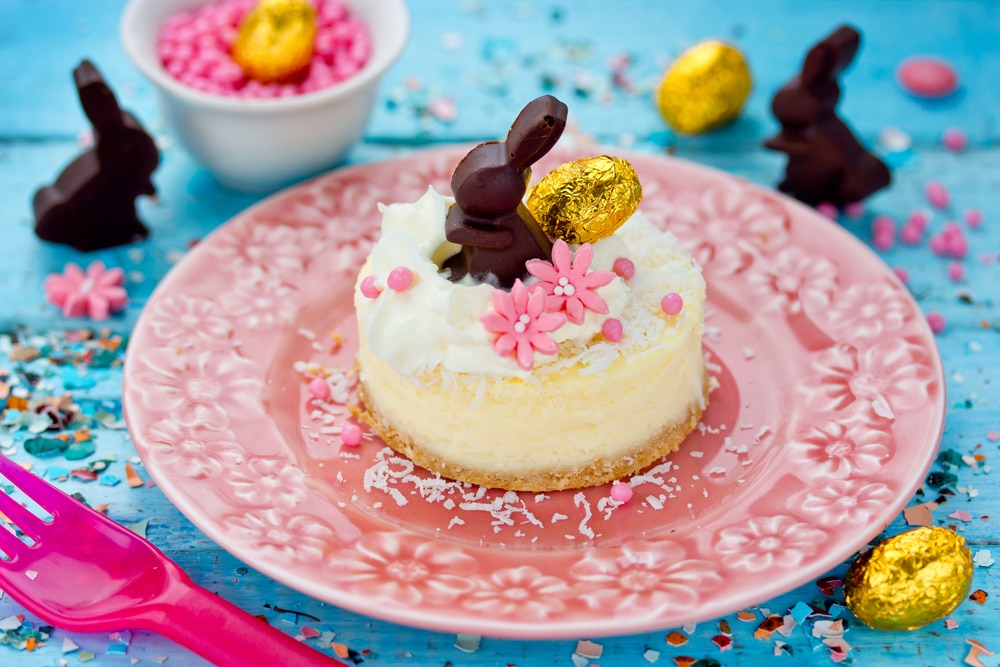 Mini Cheesecakes mit Karamelkeksen und Osterhasen