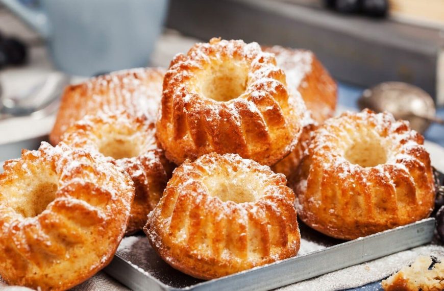 Mini Gugelhupf Eierlikörkuchen – Osterkuchen mit Nüssen