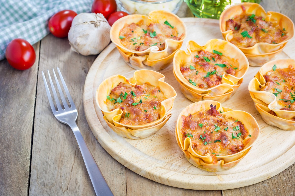 Mini Lasagne Muffins mit Mozzarella und Ricotta