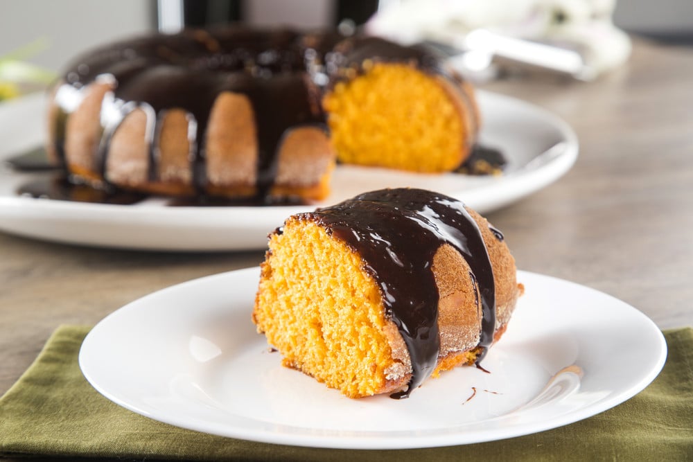 Möhrenkuchen mit Schokolade und Schmand - Frühlingsrezepte