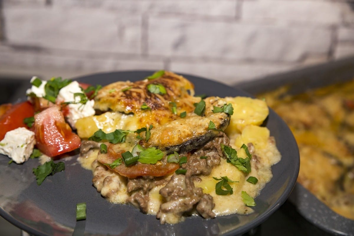 Moussaka Auflauf mit Auberginen und Hackfleisch