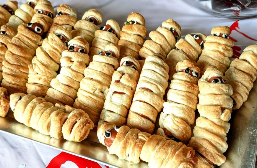 Mumien Würstchen mit Blätterteig zu Halloween