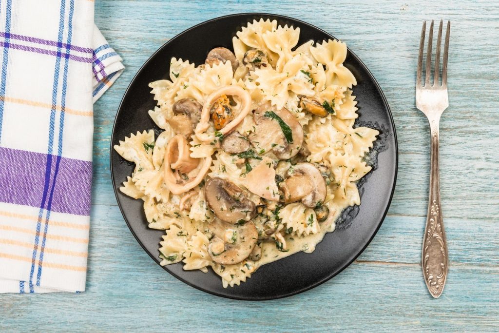 Nudeln mit Tintenfisch