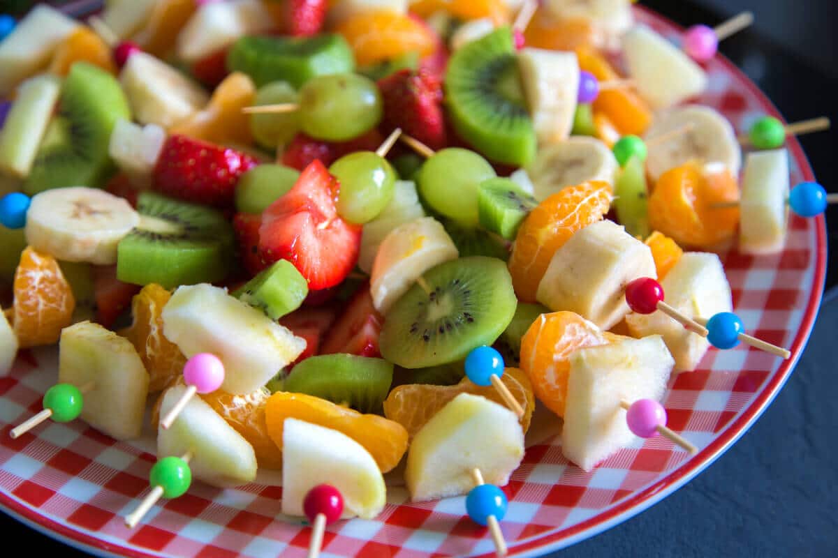 Obst Fingerfood Spieße für Buffet zum Fasching oder Geburtstag