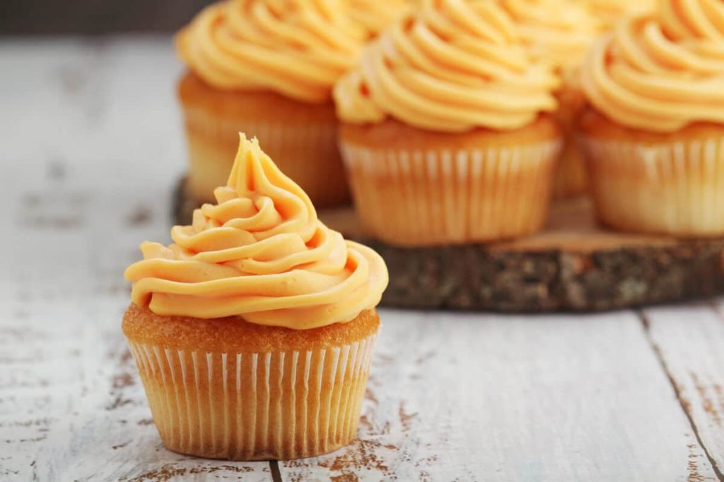 Orangen Cupcakes mit Frischkäse Topping