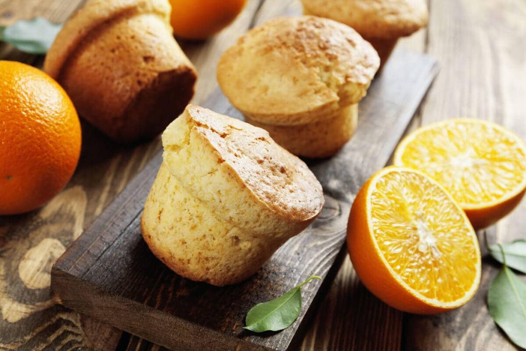 Orangen Muffins mit Mandeln und Orangensaft
