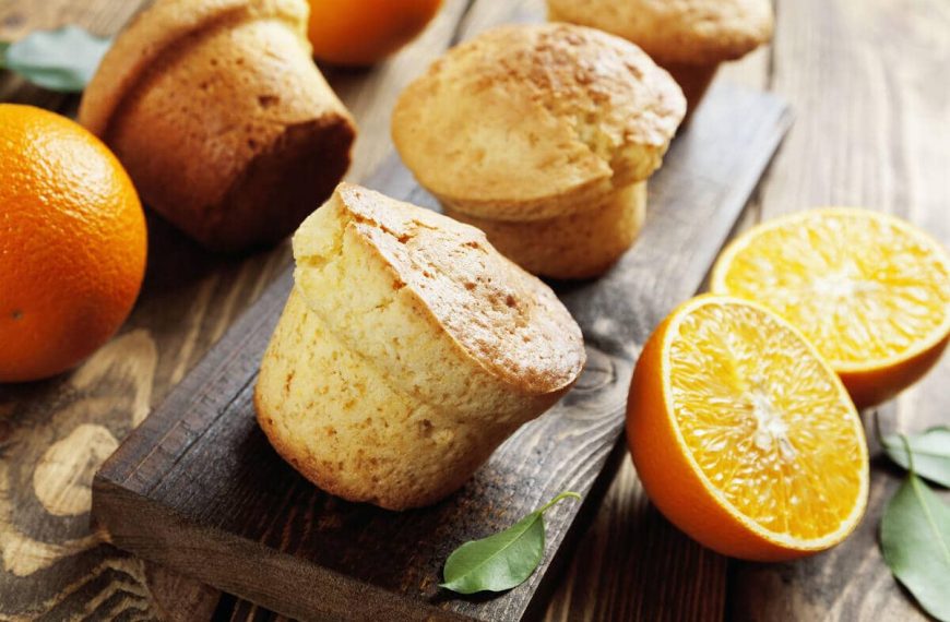 Orangen Muffins mit Mandeln und Orangensaft