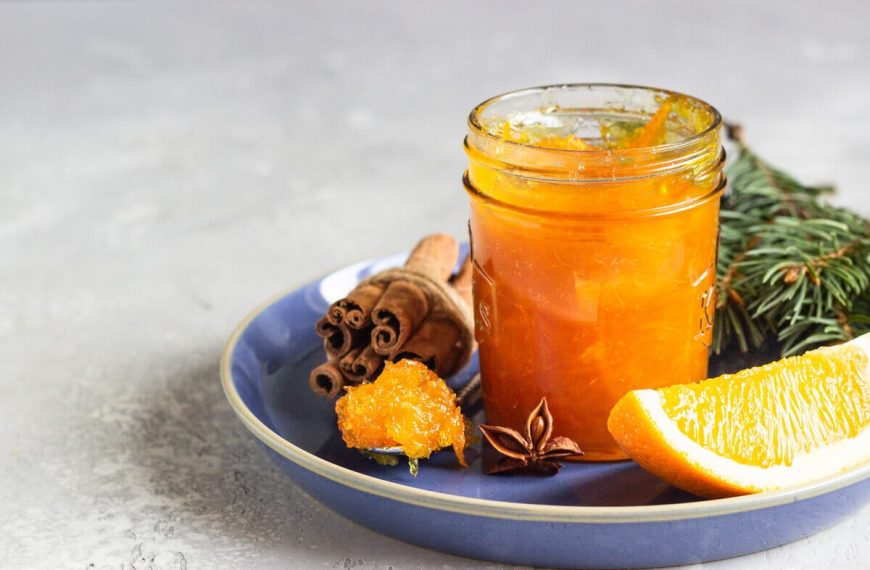 Orangenmarmelade mit Äpfeln und Zimt