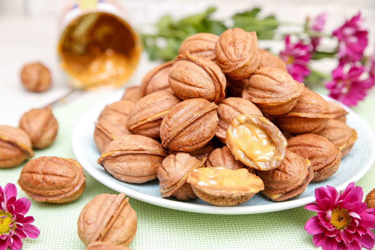 Oreschki Zaubernüsse Schokogebäck mit Karamell und Milchmädchencreme