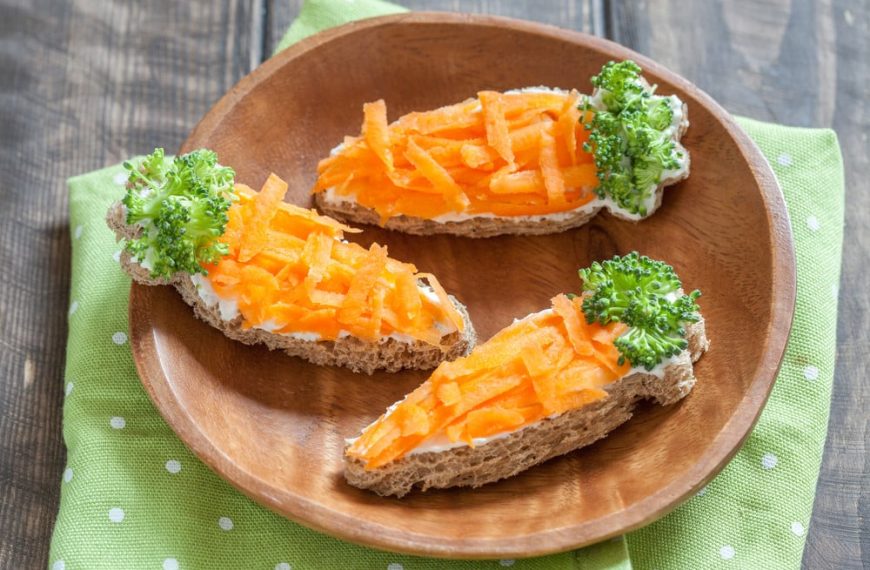 Osterbrot mit Toast, Karotten und Brokkoli – Ostermenü