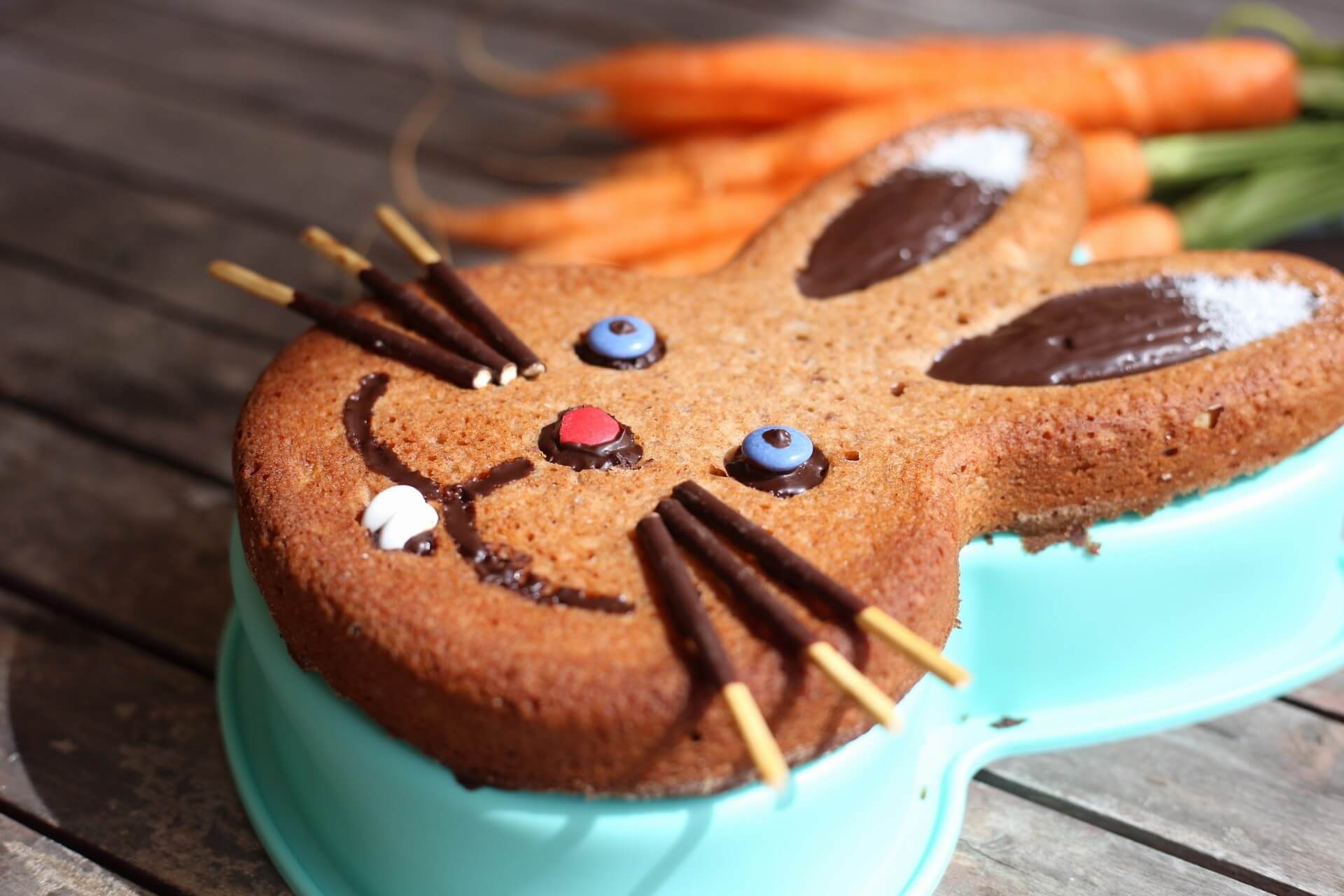 Osterhase Mandelkuchen mit Quark und Kokosflocken - Ostergebäck