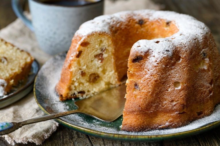 Mini Gugelhupf Eierlikörkuchen – Osterkuchen mit Nüssen