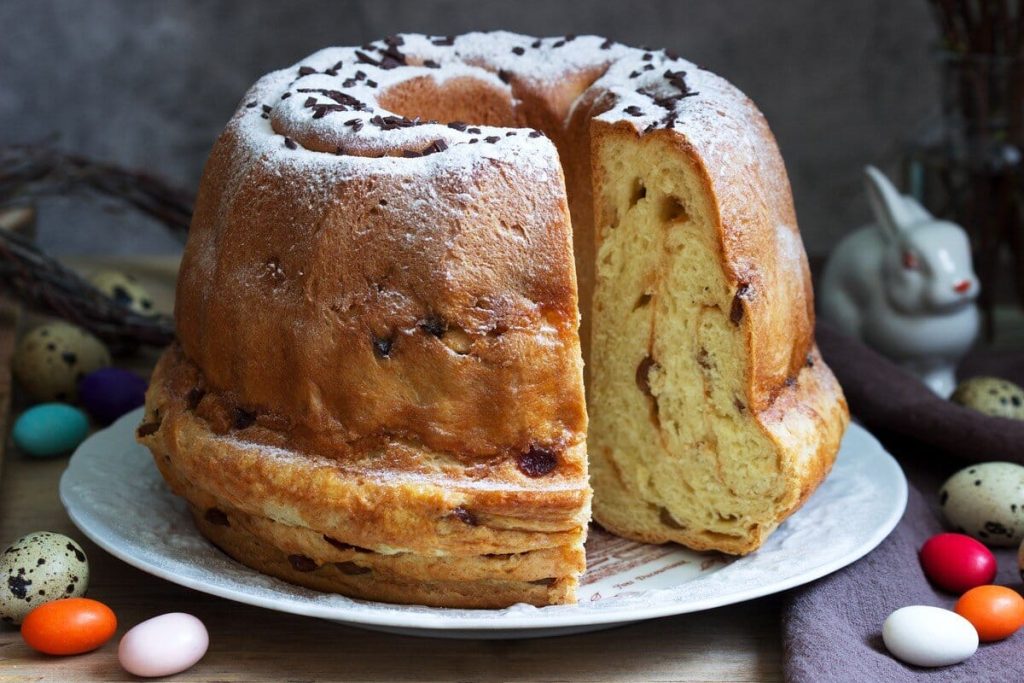 Osterkuchen mit Rosinen – Kuchen aus Hefeteig zu Ostern backen