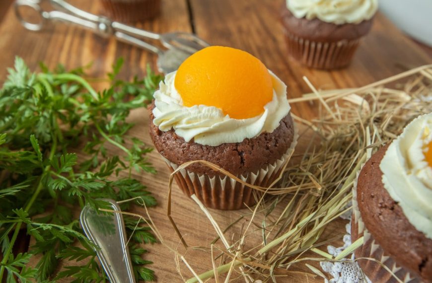 Ostermuffins mit Pfirsichen Mascarpone Creme – Ostergebäck