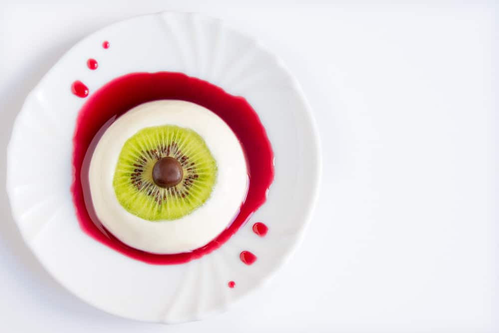 Panna Cotta Auge Dessert mit Kokosmilch für Halloween