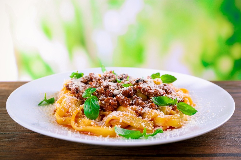 Pasta Bolognese aus Hackfleischsoße auf Bandnudeln