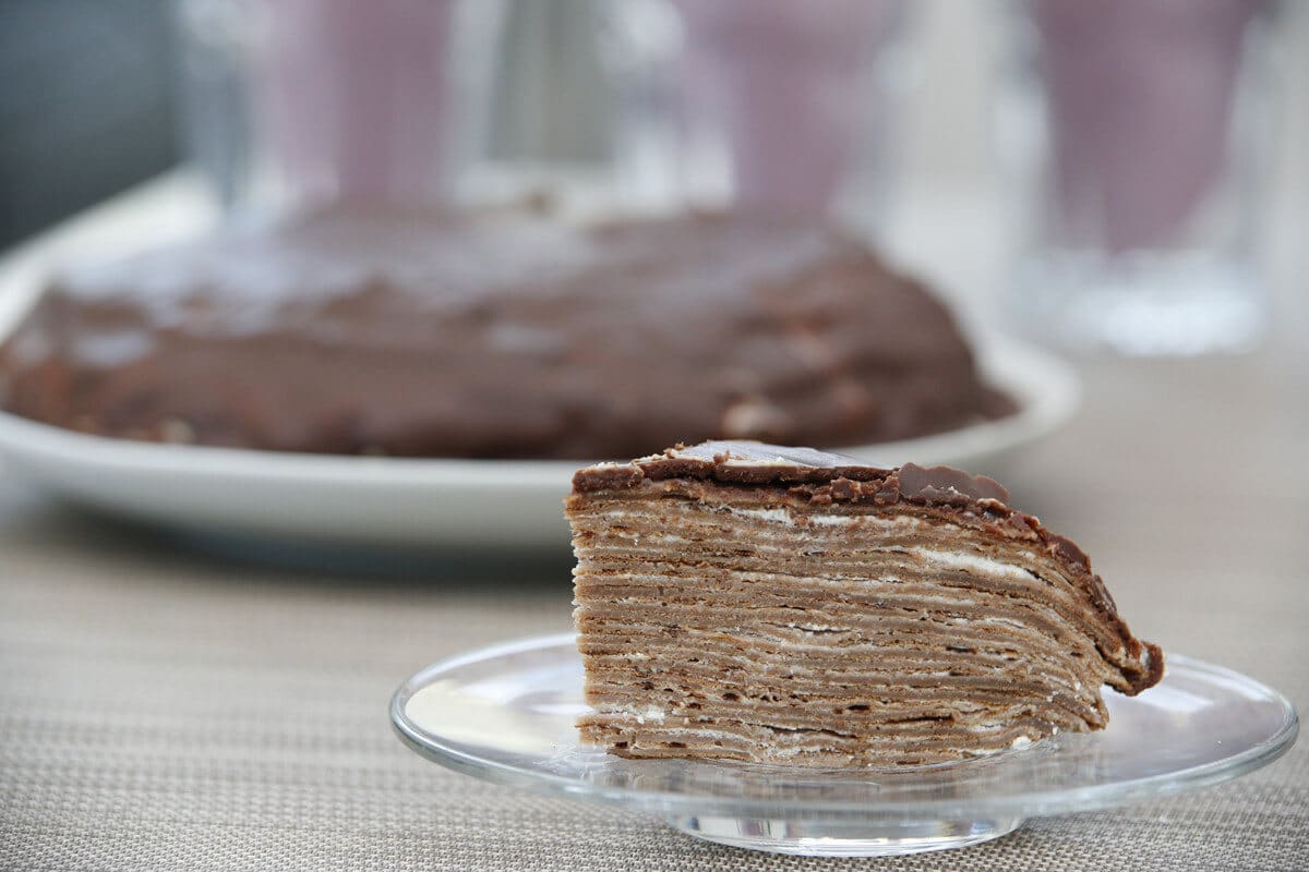 Pfannkuchentorte mit Sahnecreme und Ganache