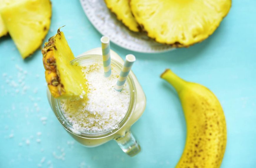Pina Colada Smoothie mit Mango und Banane